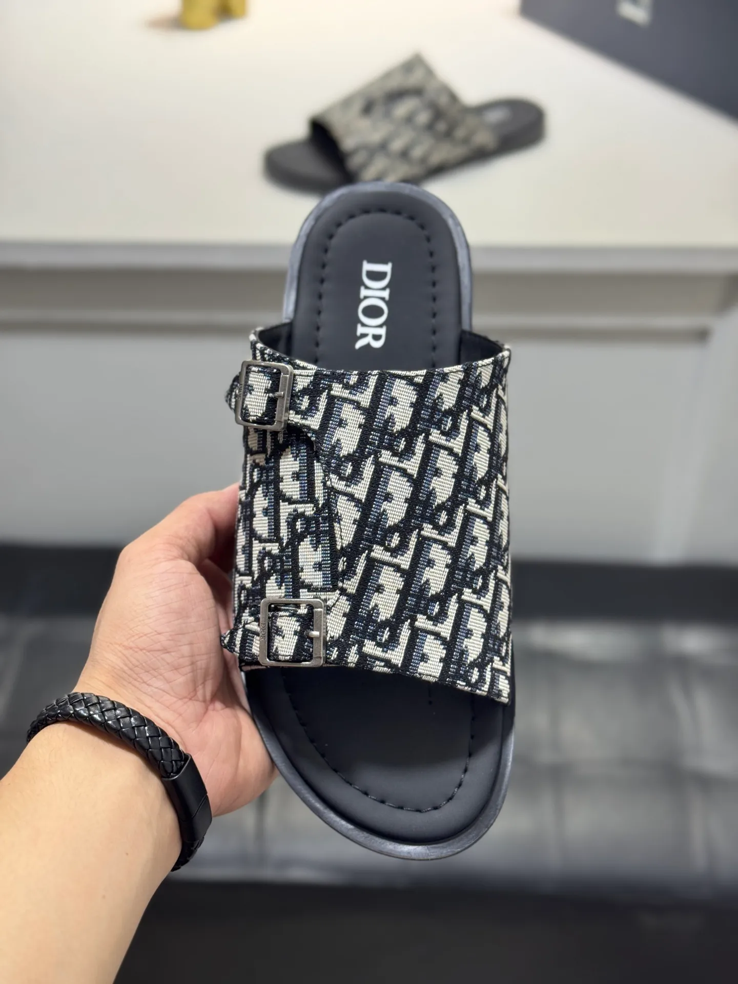 Men's men's shoes 💰320 [New style] 🦇🦇𝐂𝐡𝐫𝐢𝐬𝐭𝐢𝐚𝐧 𝐃𝐢𝐨𝐫 Dior slippers - the latest hot sandals, classic sandals, original replicas, super durable and versatile, cowhide leather with hardware accessories, very comfortable on the feet Look slim and white. Original molded outsole size: 38-44 (.45. Customized